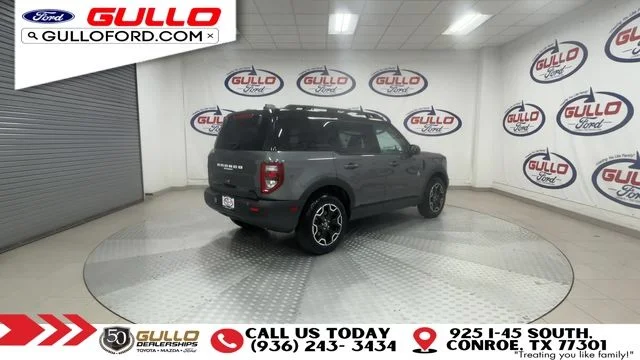 Used 2025 Gray Metallic Ford Outer Banks image 8