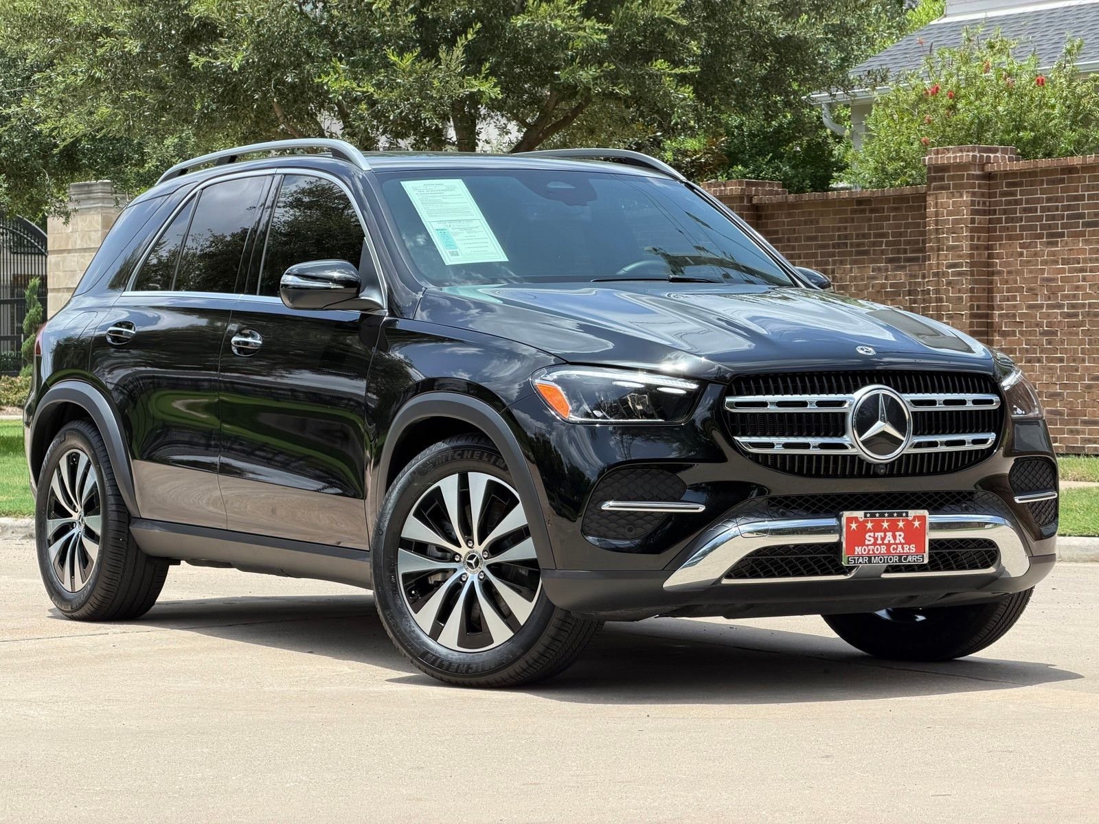 Certified Used 2025 Black Mercedes-Benz GLE 450 image 1