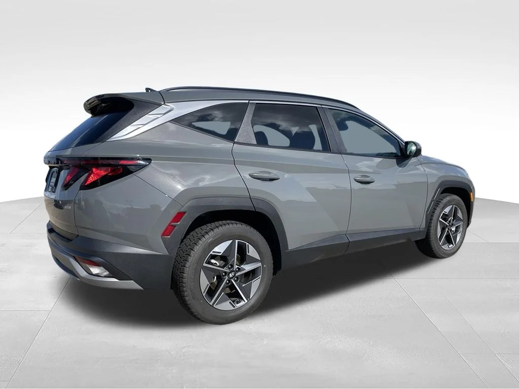 Used 2025 Hampton Gray Hyundai SEL image 3