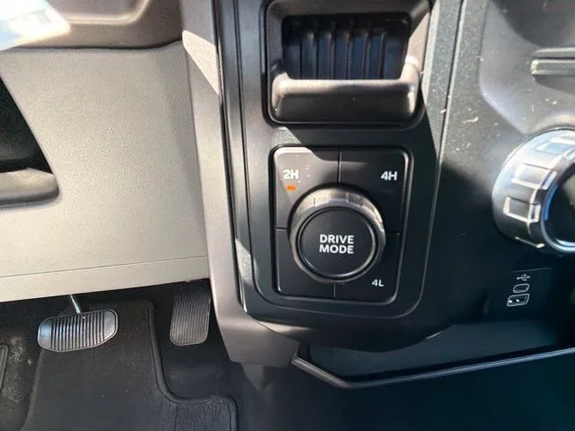 Used 2025 Gray Ford XLT image 25