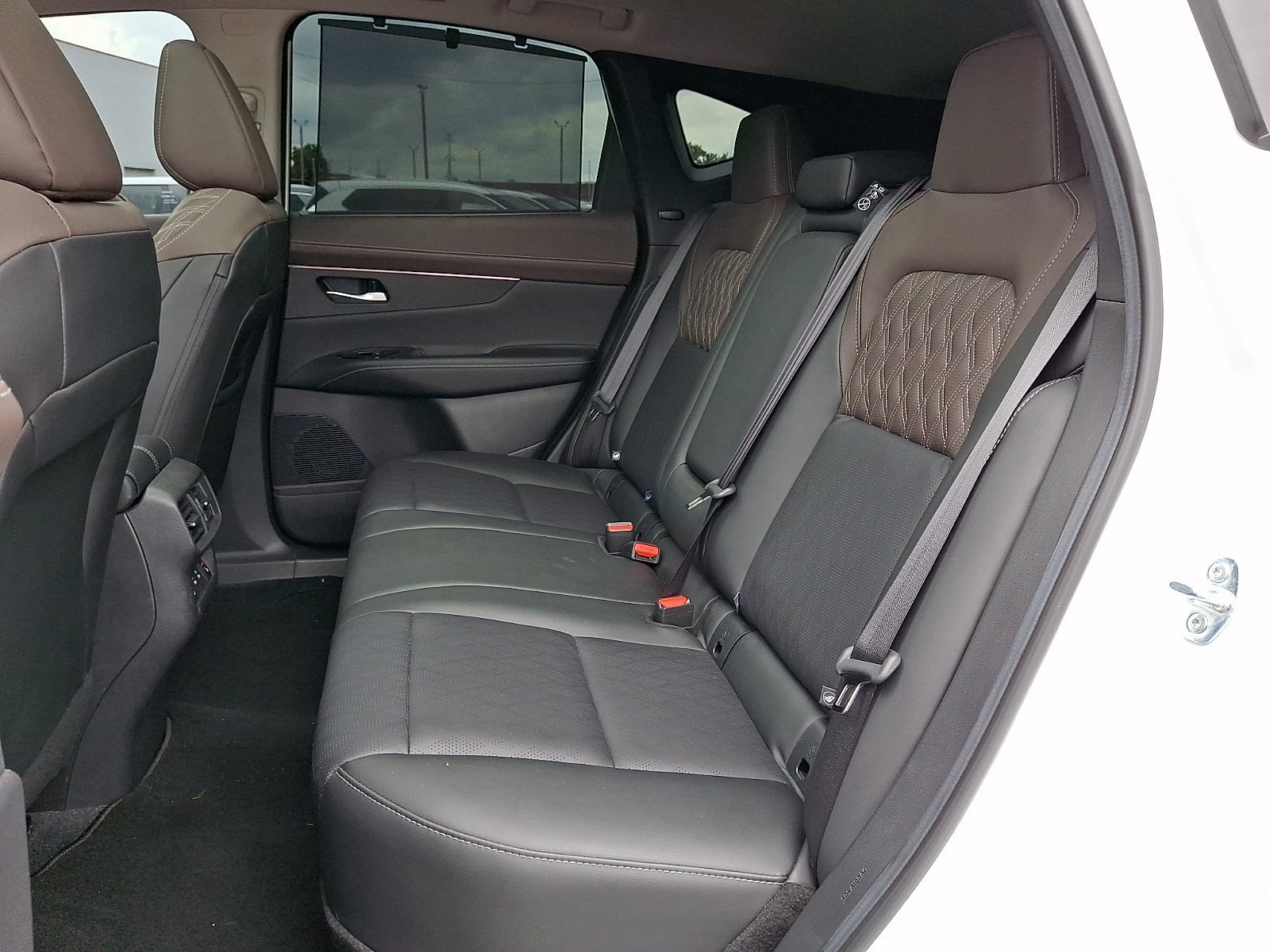 New 2026 Everest White Pearl TriCoat Nissan Platinum image 5