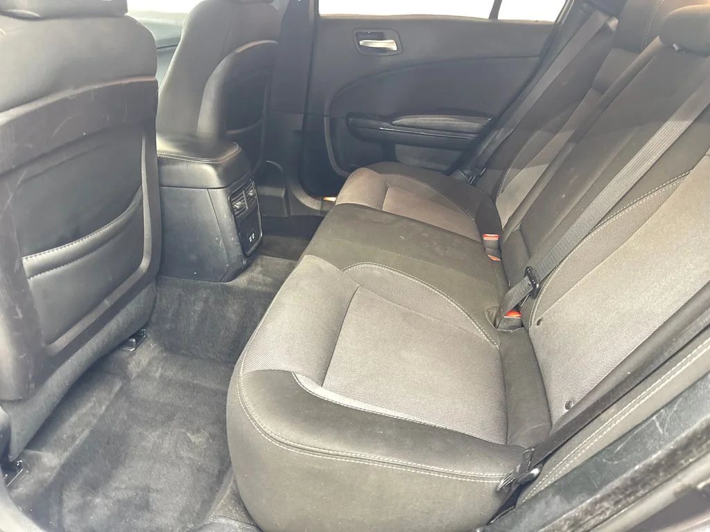 Used 2018 Gray Dodge SXT image 33
