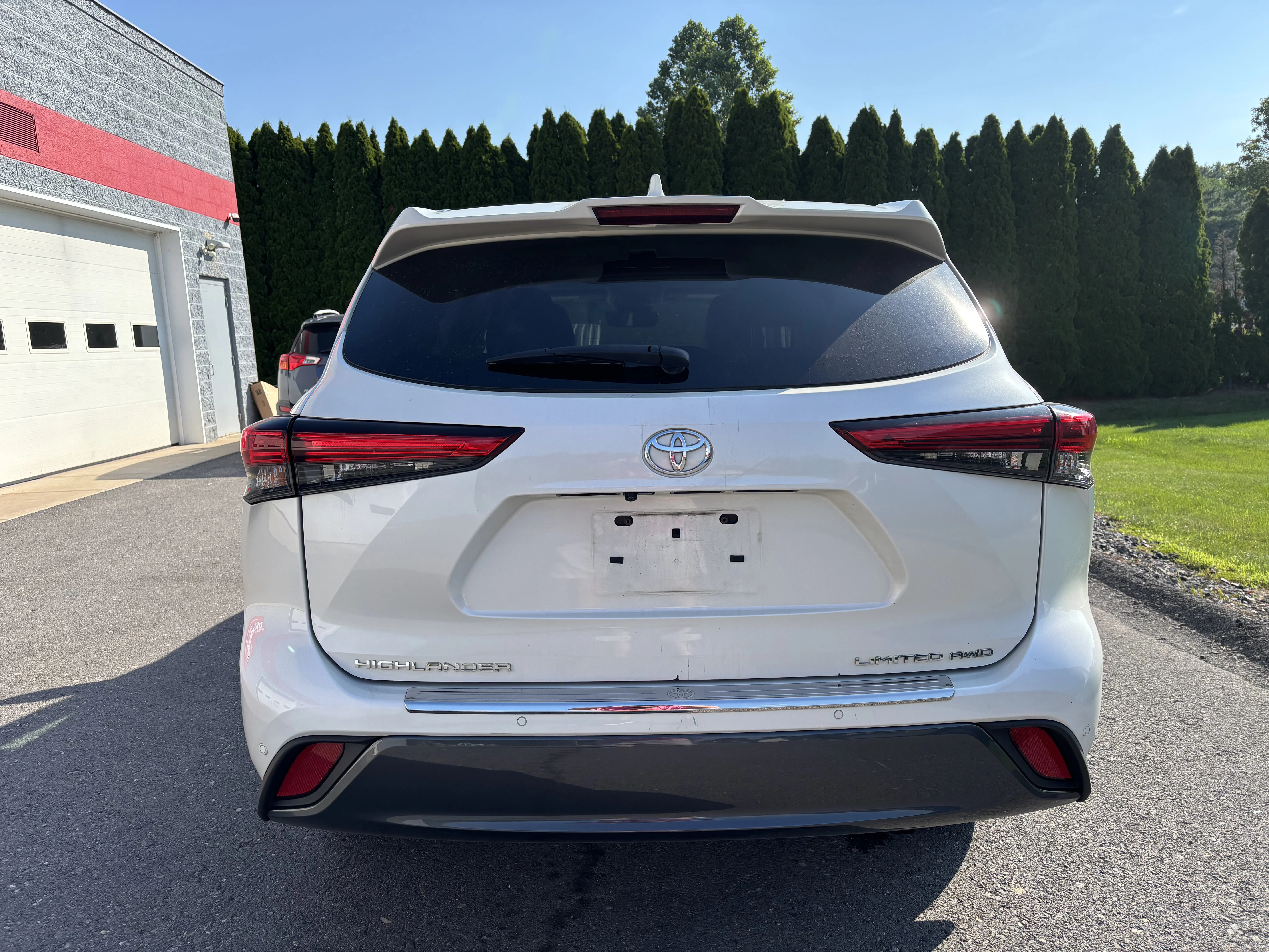 Used 2020 Blizzard Pearl Toyota Limited image 4