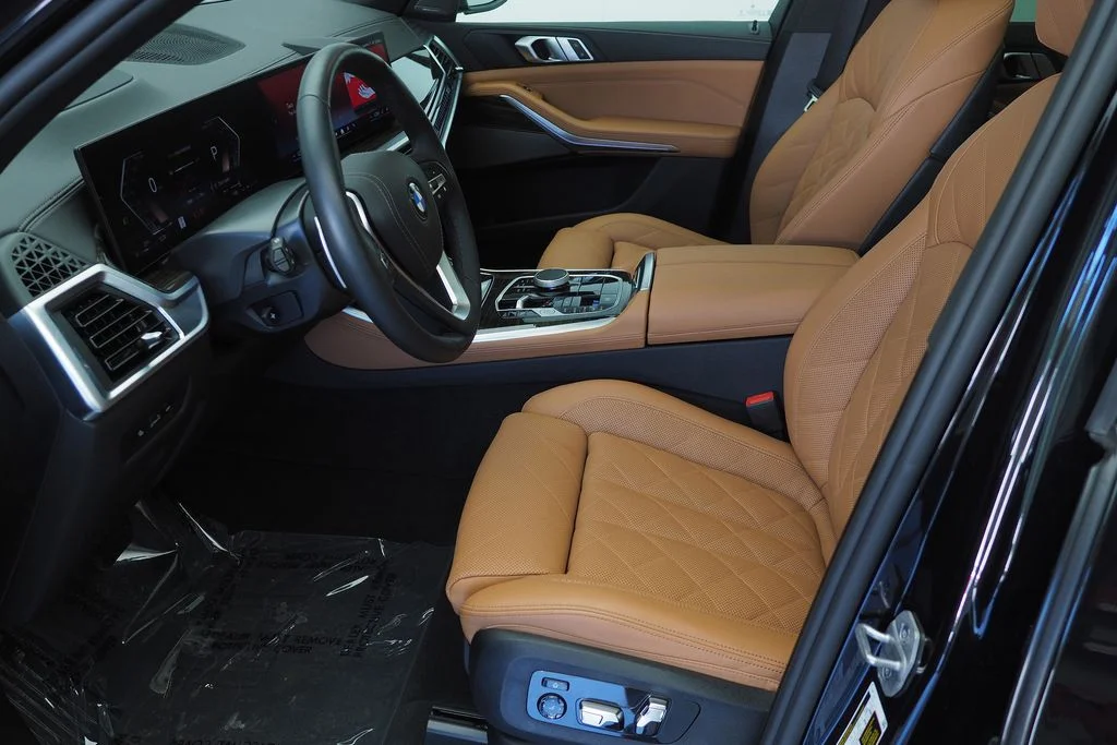 Certified Used 2026 Black Sapphire Metallic BMW xDrive40i image 8
