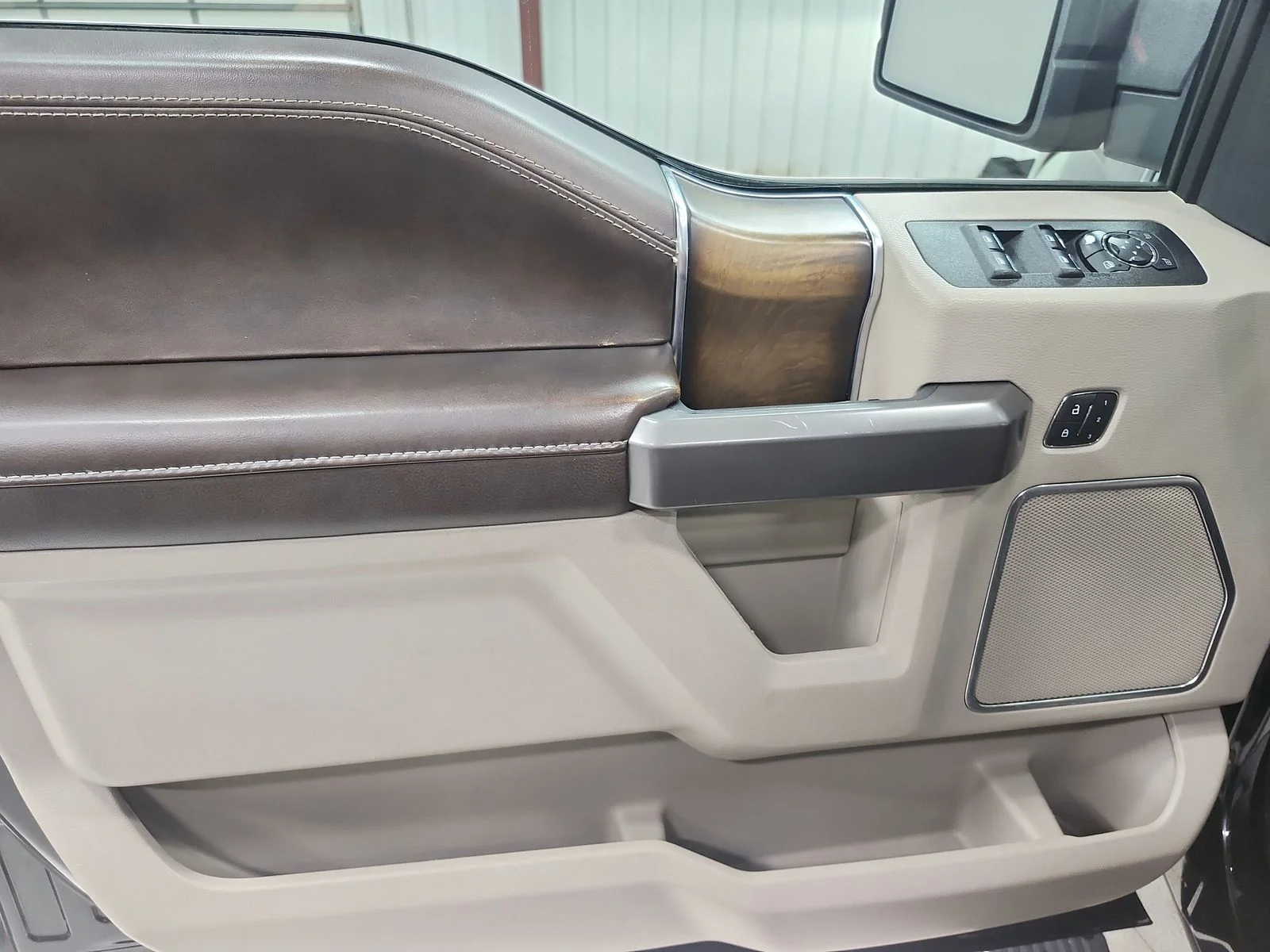 Used 2020 Black Ford Limited image 40