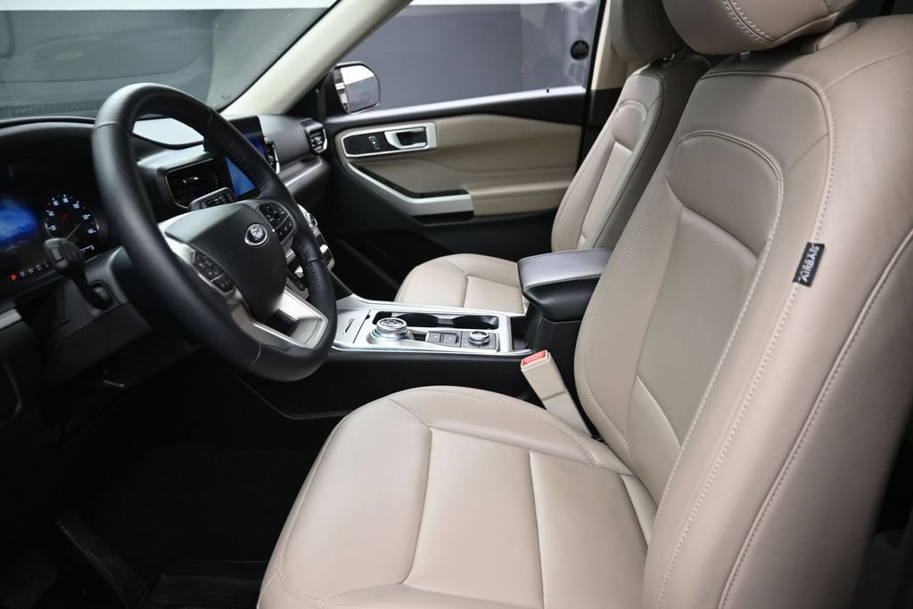 Used 2023 Gray Ford XLT image 17