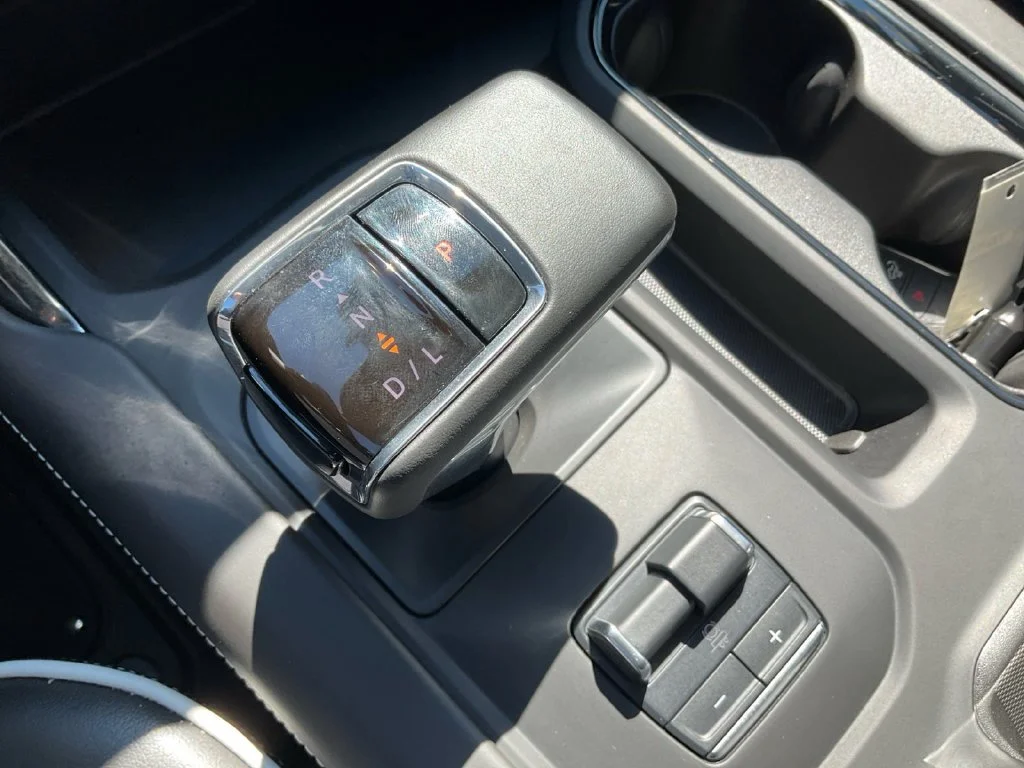 Used 2024 Summit White GMC AT4X image 31