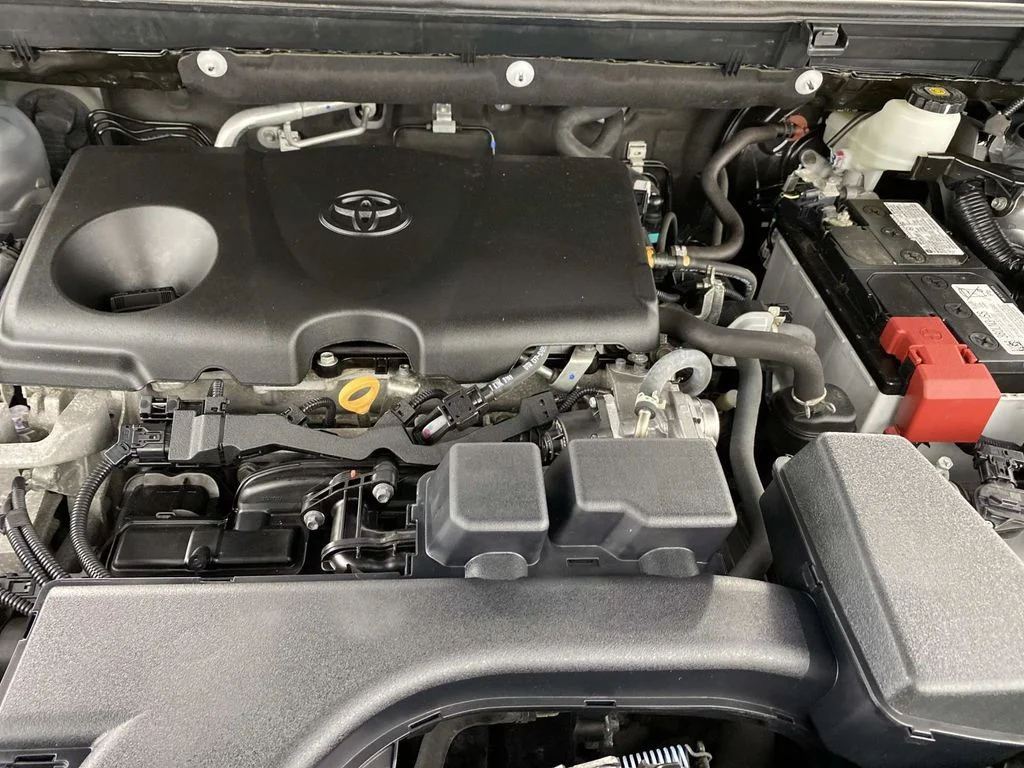 Used 2022 Silver Sky Metallic Toyota LE image 28