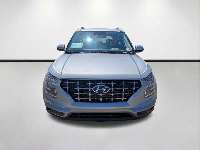 New 2026 Shimmering Silver Hyundai SEL image 3