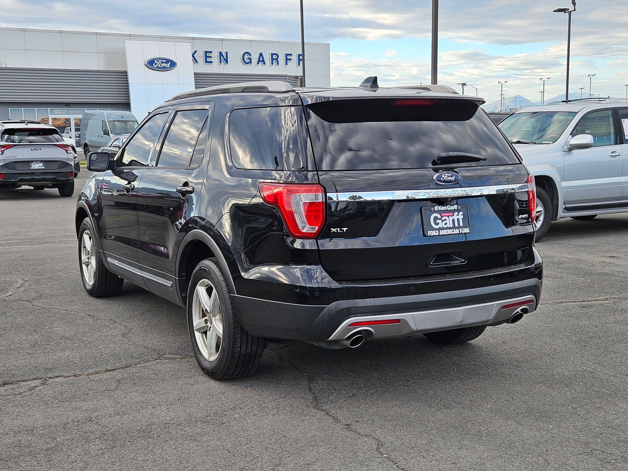 Used 2017 Shadow Black Ford XLT image 5