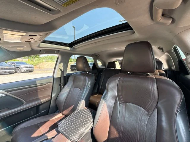 Used 2016  Lexus 350 image 17