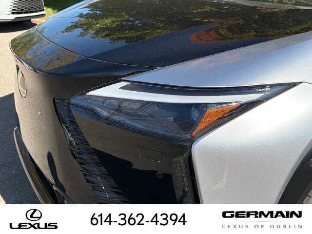 New 2026 Iridium and Black Onyx Lexus  550e F SPORT AWD image 12