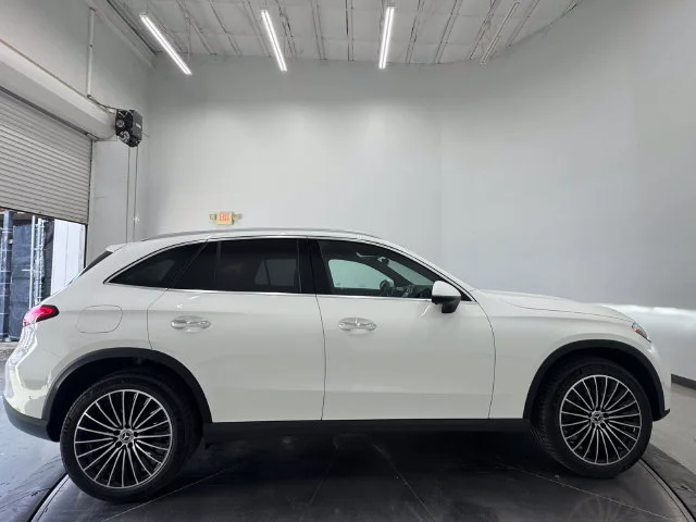 New 2026 Polar White Mercedes-Benz GLC 300 image 15