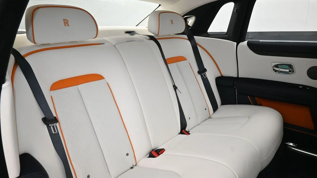 New 2027 Black Rolls-Royce  image 8