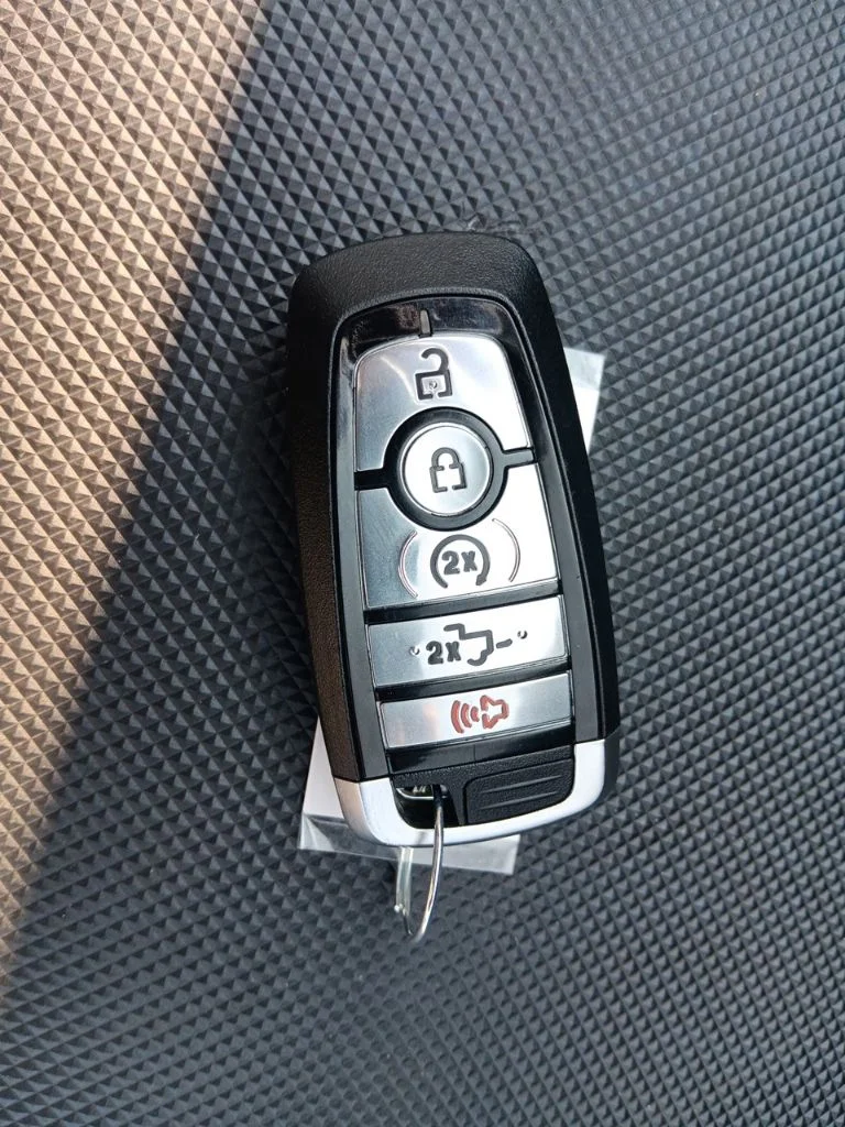Used 2023 Blue Ford Lariat image 37