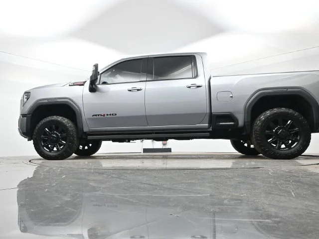 Used 2025 Sterling Metallic GMC AT4 image 26