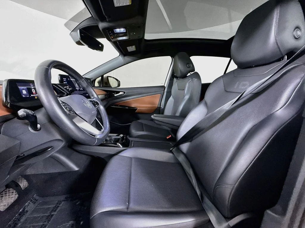 Used 2021 White Volkswagen Pro S image 21