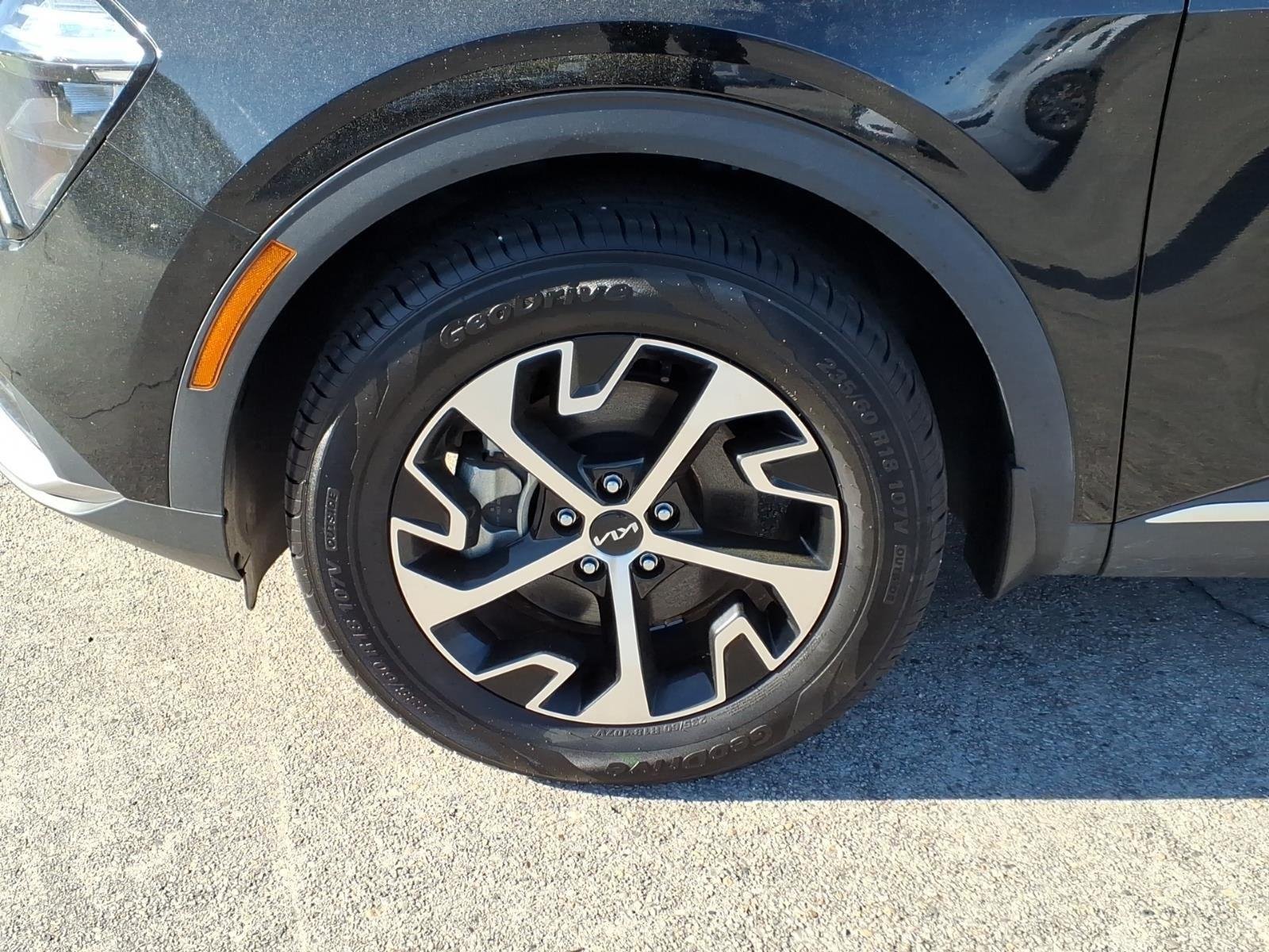 Used 2023 Fusion Black Kia EX image 6