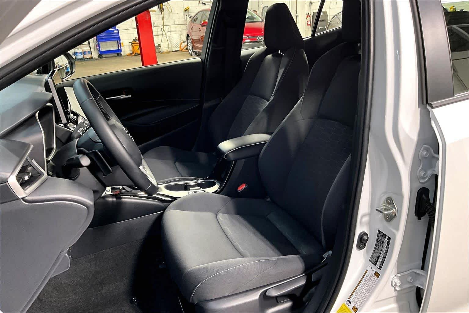Used 2025 Wind Chill Pearl Toyota SE image 8