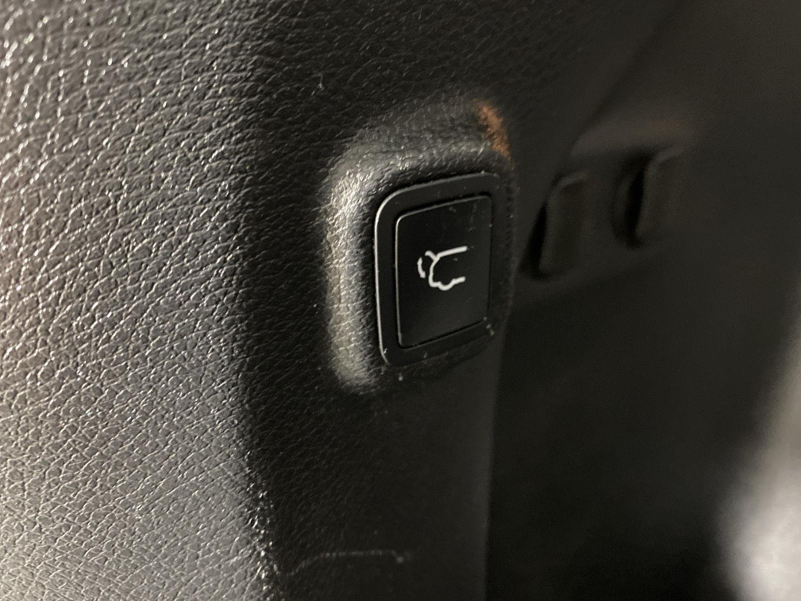 Used 2019 Sting-Gray Clearcoat Jeep Limited image 35