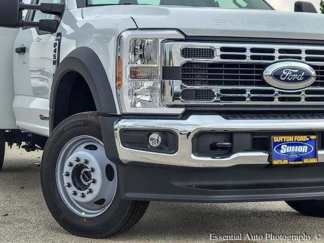 New 2025 Oxford White Ford F-450® XL image 29