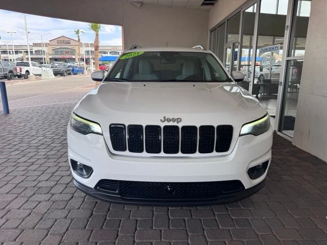Certified Used 2021 Bright White Clearcoat Jeep Latitude Lux image 8