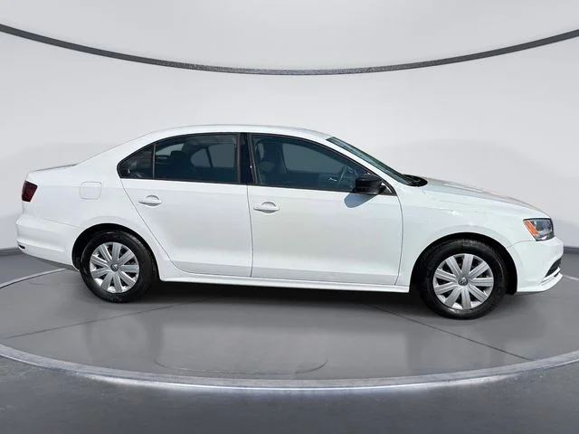 Used 2016 White Volkswagen 1.4T S image 4