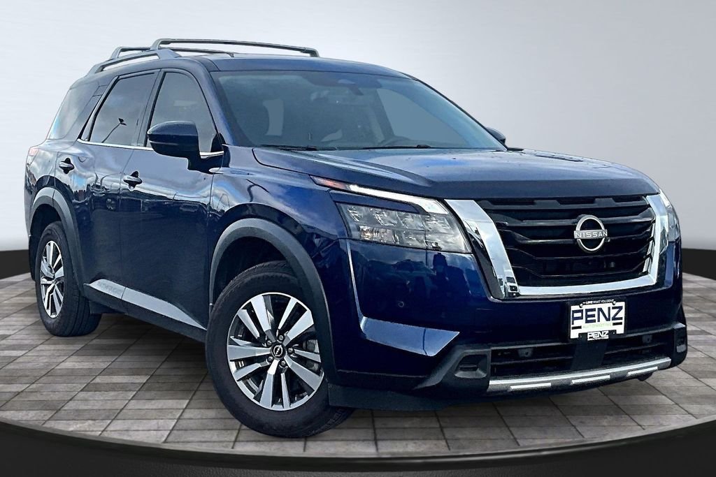 Used 2025 Blue Nissan SL image 3
