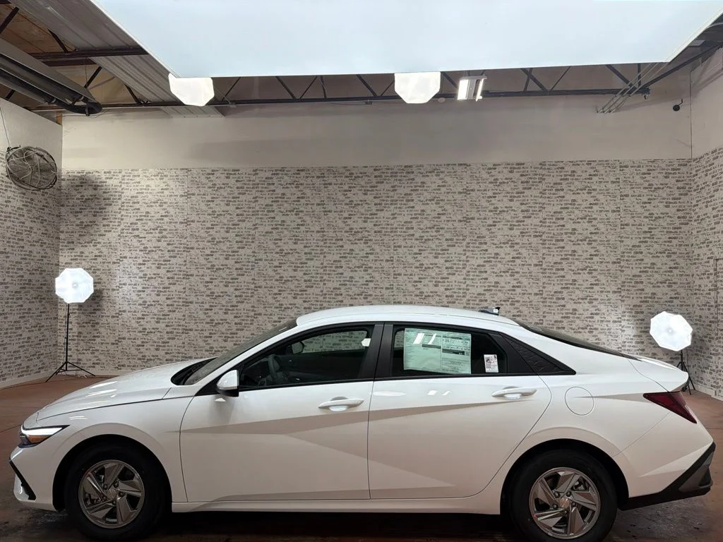 New 2026 Serenity White Hyundai SE image 4