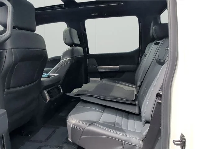 2025 Ford F-250 Super Duty Platinum - Photo 40