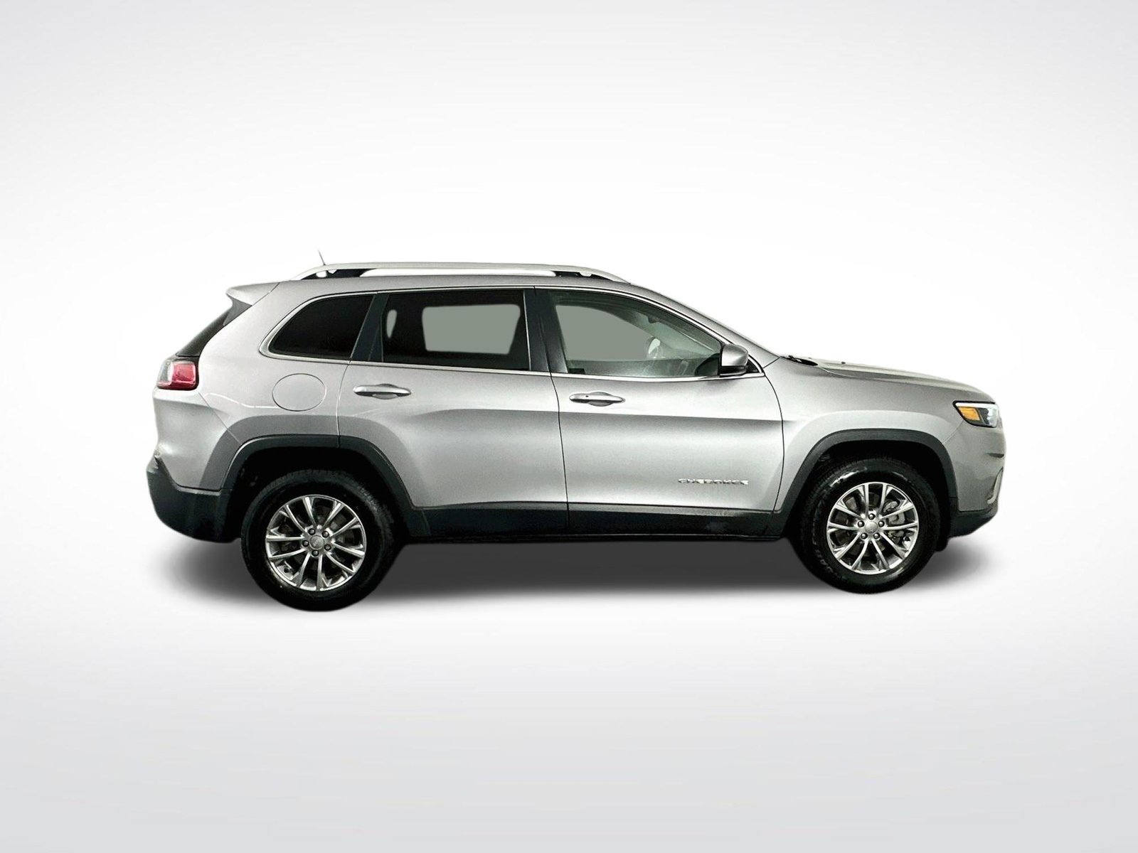 Used 2019 Billet Silver Metallic Clearcoat Jeep Latitude Plus image 8