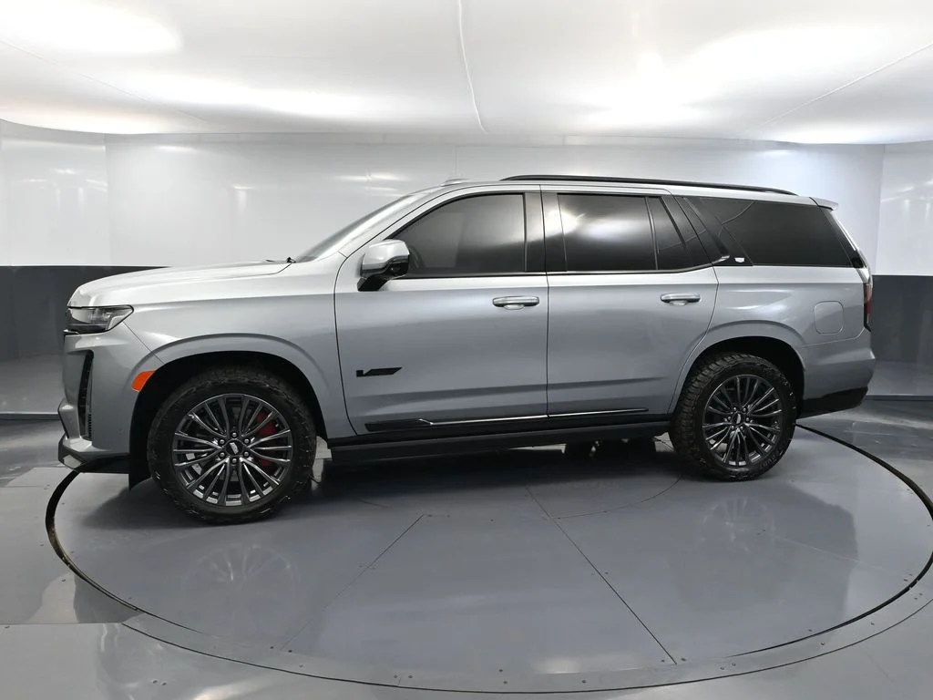 2024 Cadillac Escalade V-Series - Photo 8