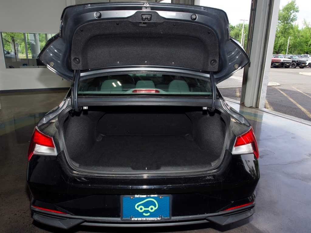 Used 2023 Black Hyundai SEL image 36