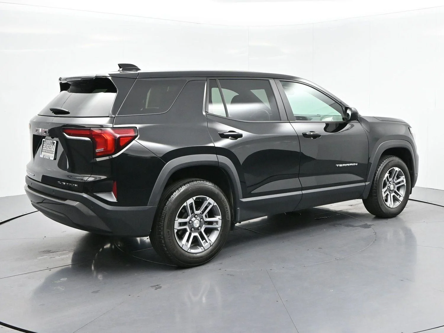 Used 2025 Ebony Twilight Metallic GMC Elevation image 7
