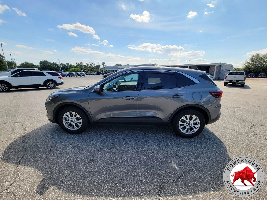 Used 2023 Gray Ford Active image 3