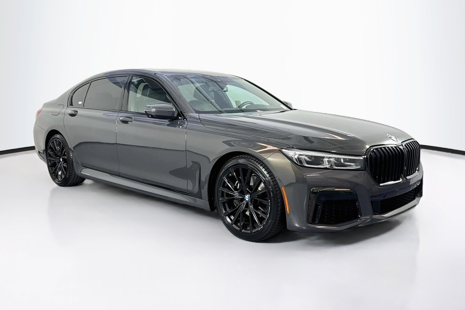Used 2021 Dravit Grey Metallic BMW 740i image 3