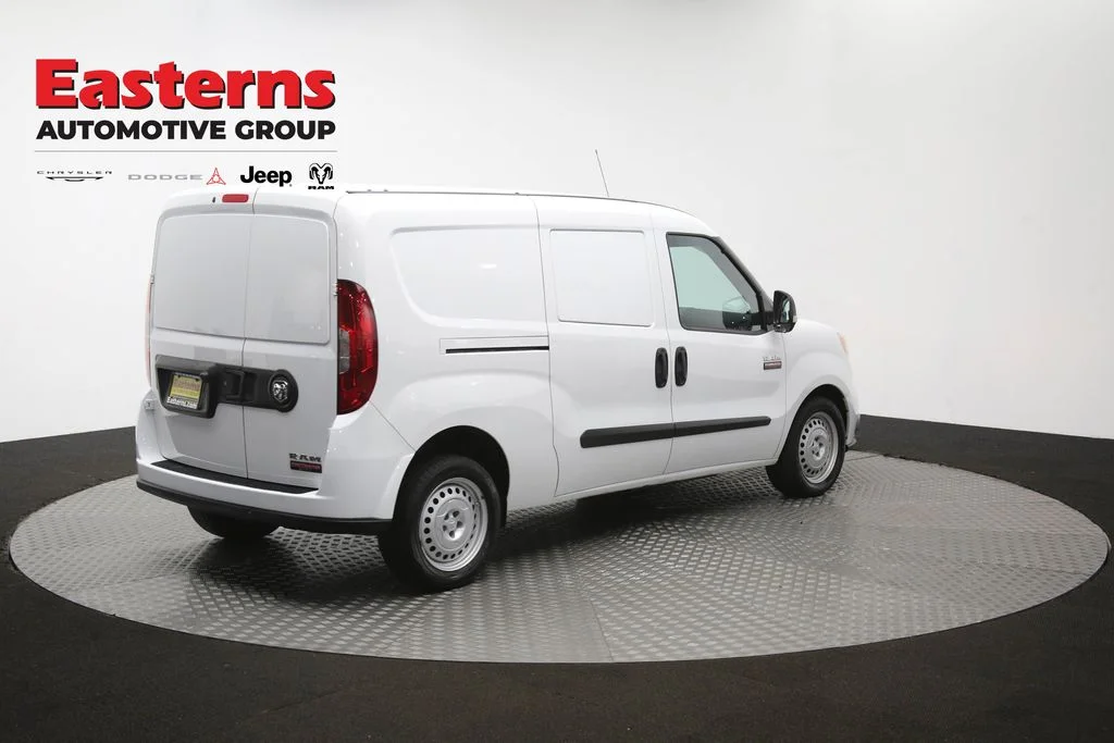 Used 2022 White Ram Base image 39