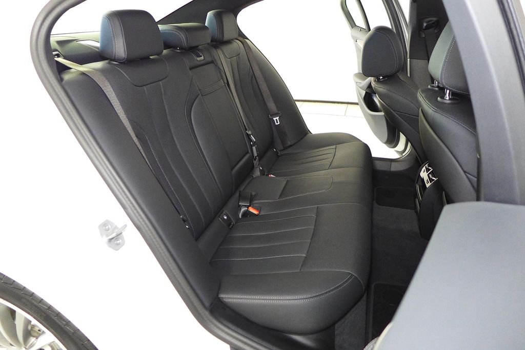 Used 2023 Alpine White BMW 530i image 20