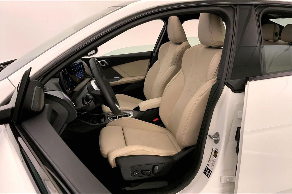 Used 2025 Alpine White BMW  image 13