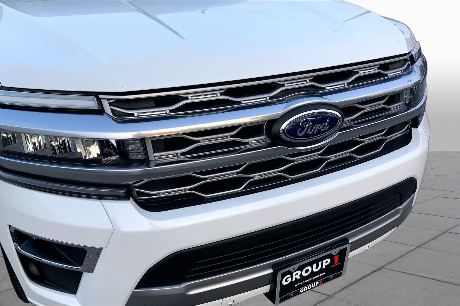 Used 2023 Star White Metallic Tri-Coat Ford Platinum image 60