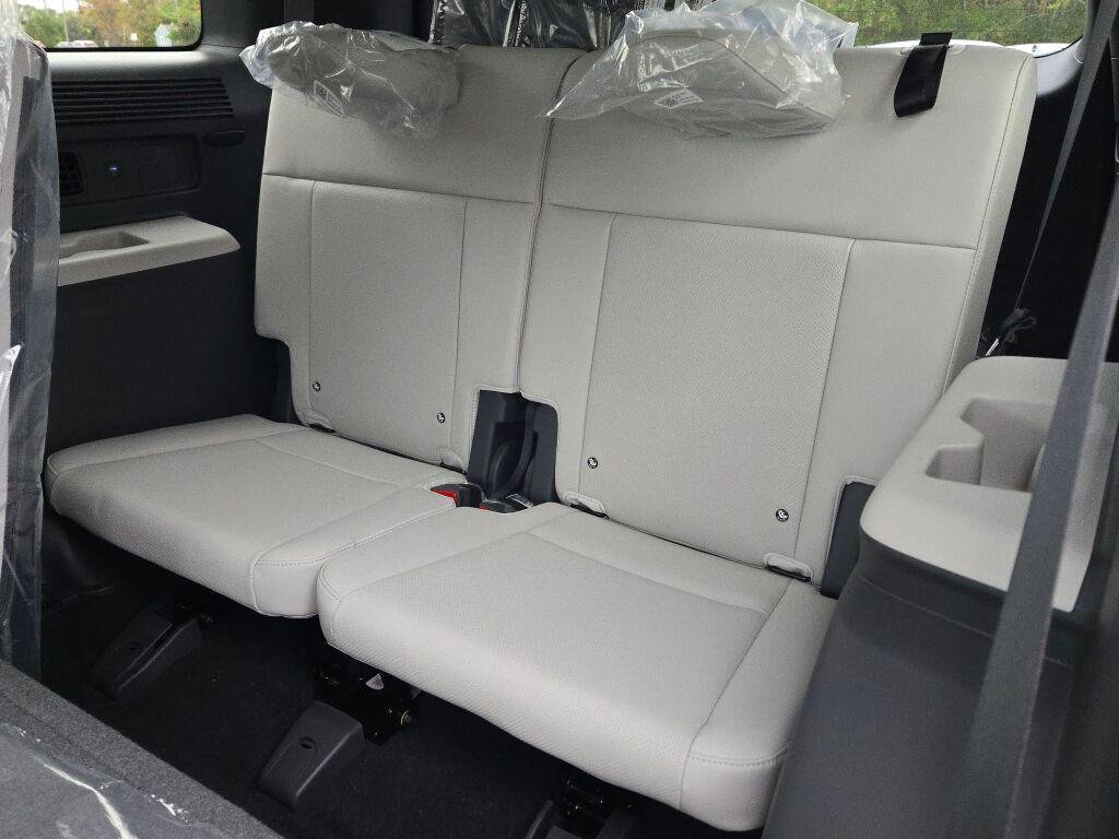 New 2026 Silver Hyundai SEL image 18