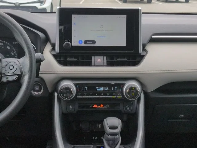 Certified Used 2024  Toyota XLE image 18