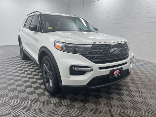 2023 Ford Explorer XLT 4WD's photo