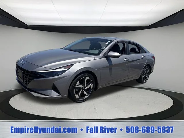 Used 2023  Hyundai SEL image 1