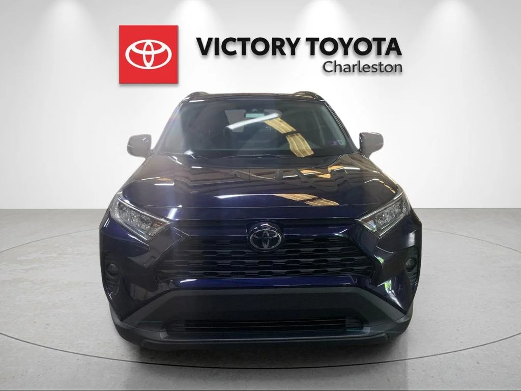 Used 2021  Toyota XLE Premium image 8