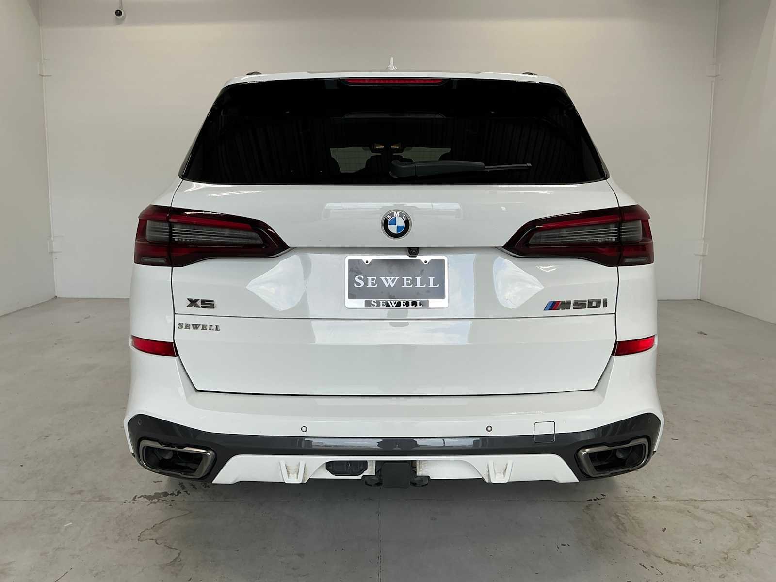 Used 2021 Alpine White BMW M50i image 6