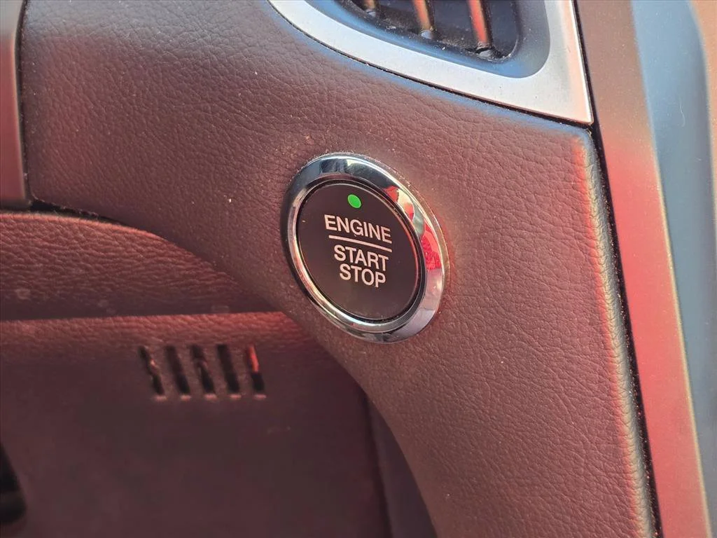 Used 2021 White Ford SE image 15