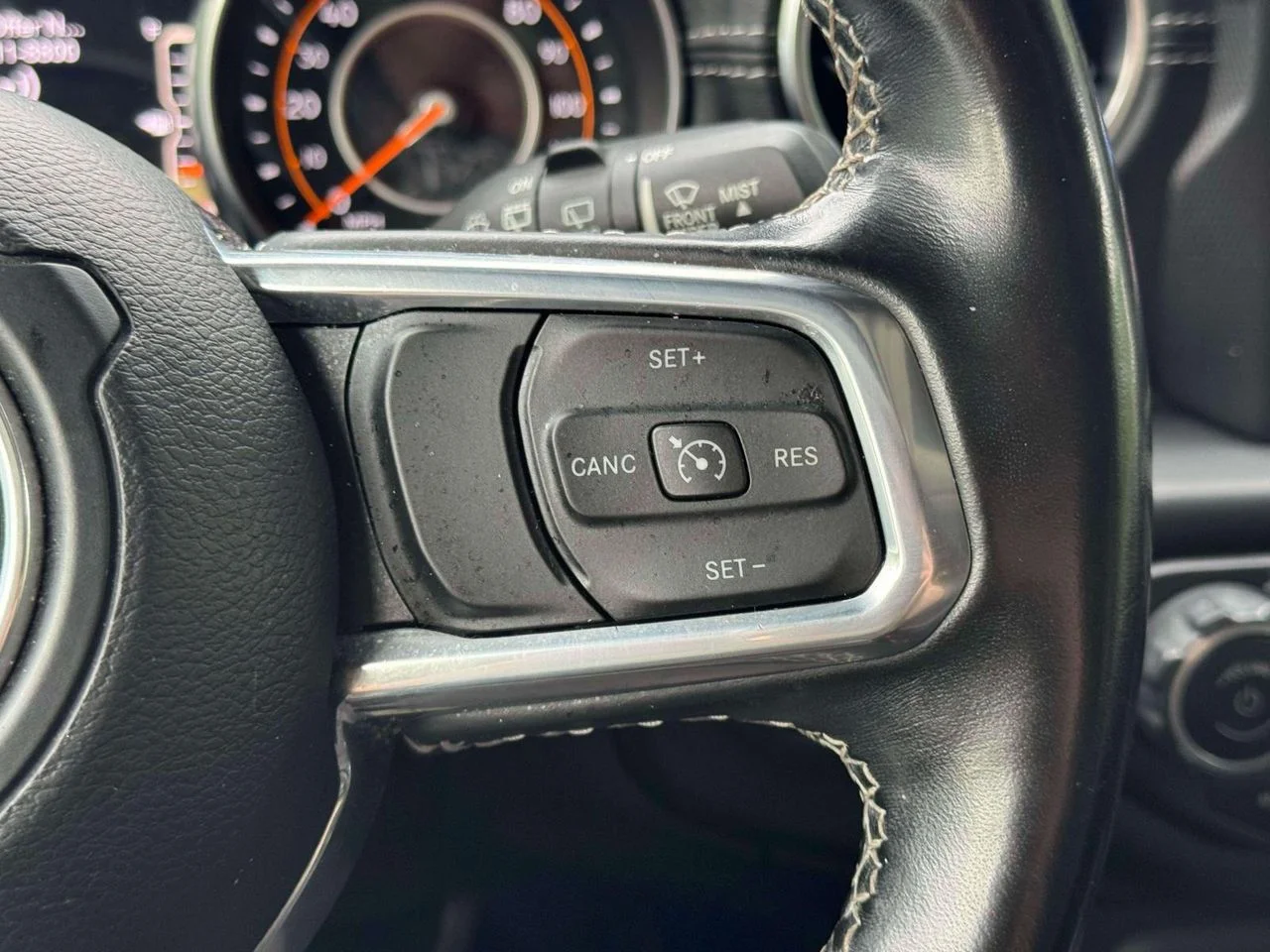 Used 2020 Bright White Clearcoat Jeep Sahara 4x4 image 27