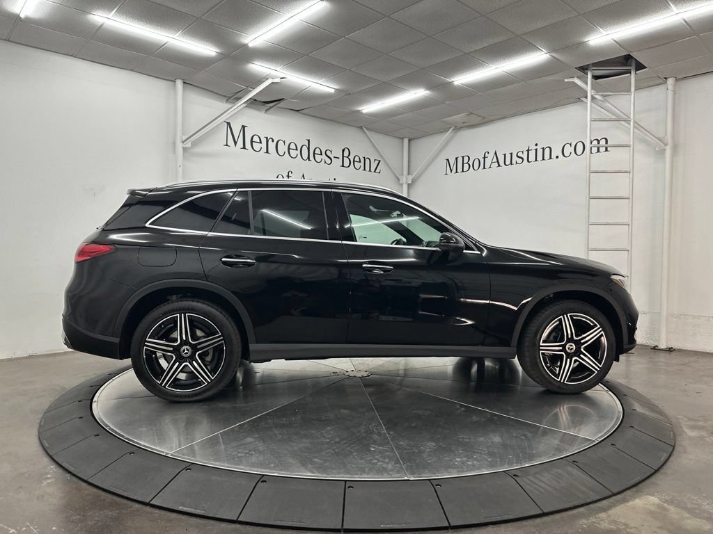 New 2026 Black Mercedes-Benz GLC 300 image 38