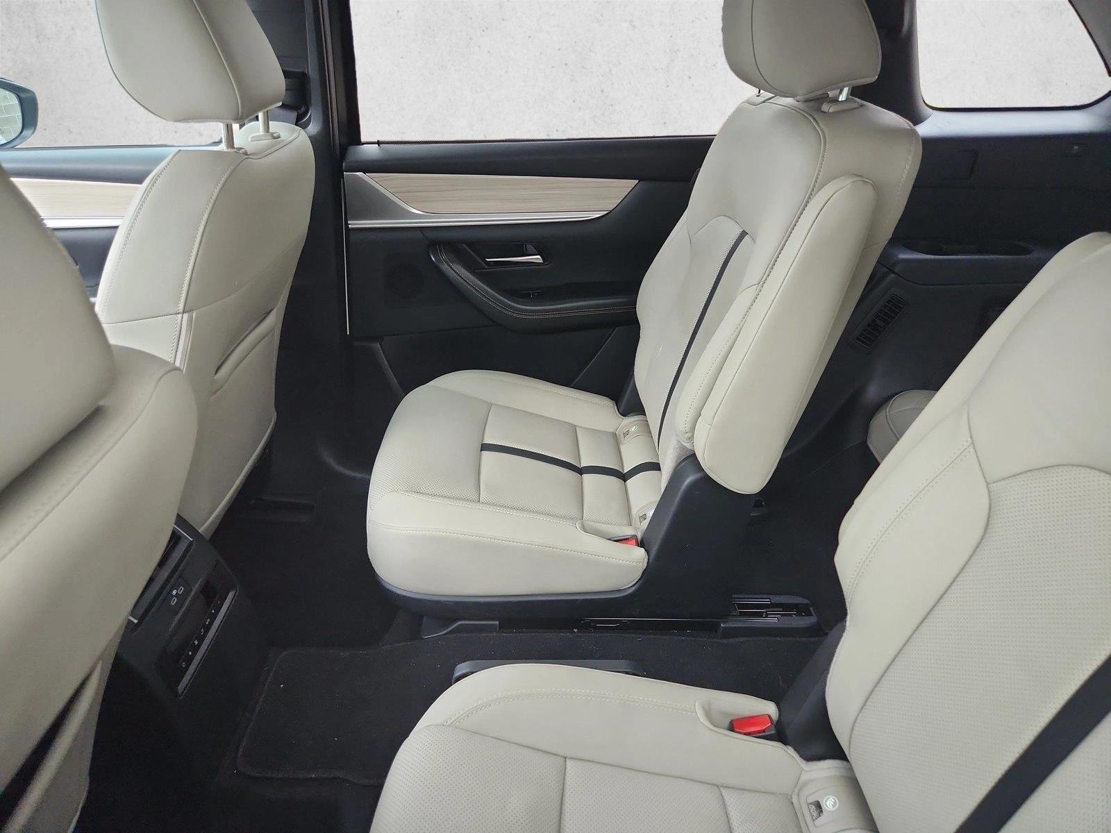 Used 2024 Rhodium White Premium Mazda Premium image 9